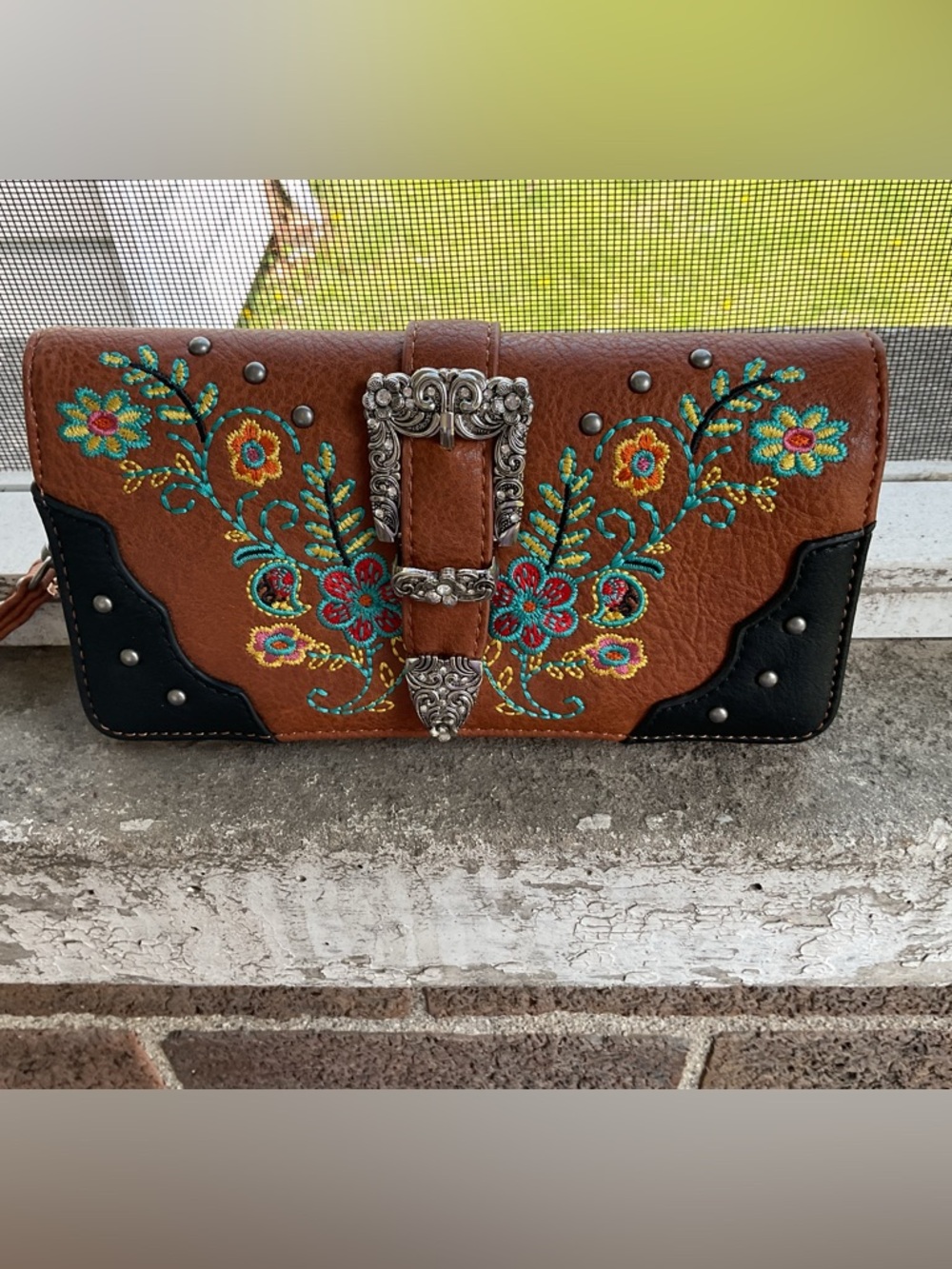 MONTANA WEST WALLET Brown Embroidered Floral Wallet Clutch with Silver Buckle - Picture 2 of 9